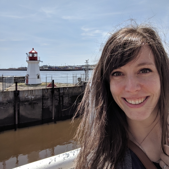 Meet your Posher, Jennifer - Picture 1 of 1